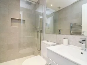 1 The Old Coach House - Bathroom