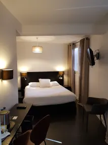 Hôtel Au Bon Coin - Værelse