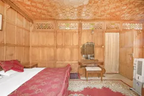 GuestHouser 3 BHK Houseboat d520 - Room