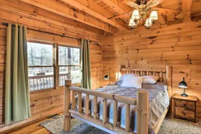 Cabane Bryson City avec bain à remous privé et salle de jeux - Intérieur