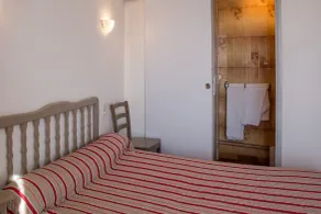 Logis L'Auberge Basque - Room