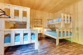 Tranquil La Prairie Retreat w/ Patio & Fireplace! - Innenbereich