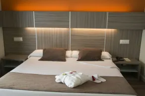 Hotel Serrano - Room