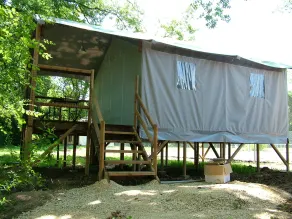 Camping Les Vignes *** - 3 værelses Gîte 4 personer - Værelse
