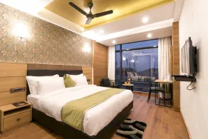 The Regal Hotel & Lounge - Room