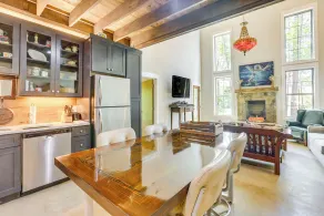 Charming Eclectic Vacation Rental w/ Beach Access! - Interiør