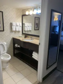 Wingate By Wyndham Southport - Salle de bain