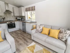Dove Lodge - Living room