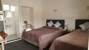 Country Motor Inn - Room