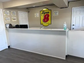 Super 8 by Wyndham Lumberton NC - Lobby