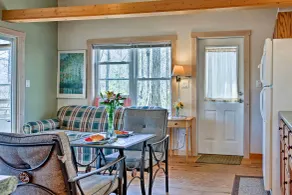 Screened Porch: The Coop Robbinsville Cabin! - Innenbereich