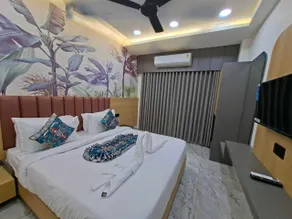 Hotel Matrushree - Near Shree Dwarkadhish Temple - Room