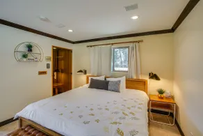 Spacious Fullerton Villa w/ Private Pool & Hot Tub - Intérieur