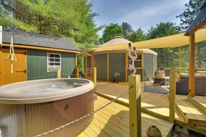 Unique Yurt Cabin Experience in Woods w/ Hot Tub - Interior