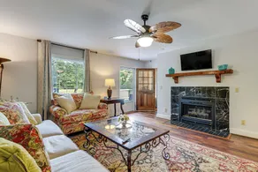 10-acre Retreat w/ Hiking! Gateway to Holden Beach - Innvendig