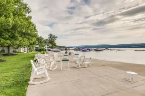 Canandaigua Lake Romantic Getaway w/ Boat Slip! - Innenbereich