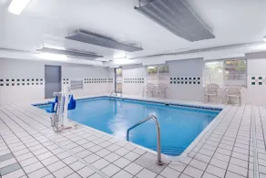 Baymont by Wyndham Gurnee - Piscine