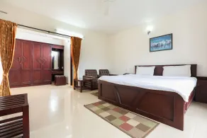 Twin Tree - Room