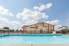 Super 8 by Wyndham Chickasha - Pool