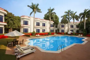 Ramada Khajuraho - Piscina