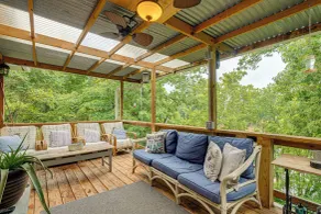 Riverfront Retreat 7 Miles From Ft Leonard Wood - Interior