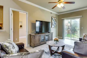 Pool Access & Balcony! Colorado Springs Getaway - Innenbereich
