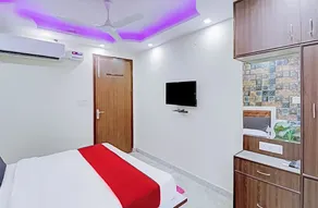Roomshala 176 Hotel Green Palace - Zimmer