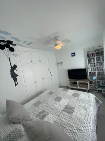 FLAT Surrounded by Nature WIFI & Pool & beach Nearby - Værelse