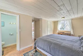 Lakefront Retreat w/ Large Yard & Boat Dock! - Interiør