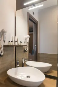 Giafra Luxury Rooms - Bathroom