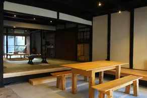 Hostel & Tatami Bar Uchikobare -内子晴れ- - Siddeområde i lobbyen