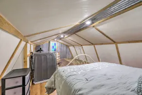 Georgia Farm Vacation Rental Cabin ~ 12 Mi to Rome - Værelse