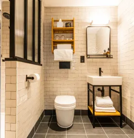 BrewDog DogHouse Manchester - Bathroom