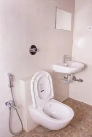 Deepwoods Stay-Kinathukadavu, Coimbatore - Baño