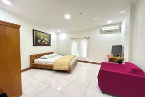 Maison Hotel Bukittinggi - Room