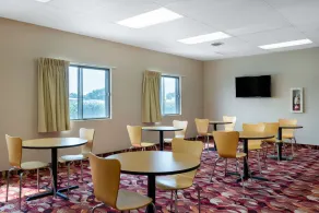 Super 8 by Wyndham O Neill NE - Restaurant