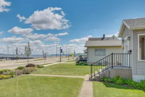 Lake Pepin Retreat: Walk to Beach & Marina! - Interior
