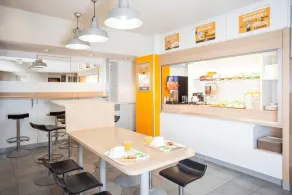 Unisotel Bollène A7 Ex-Hotel F1 - Restaurant