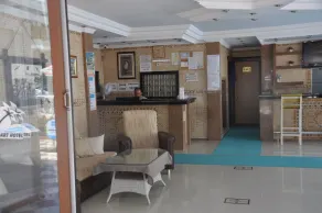 Basil's Apart Hotel - Recepción