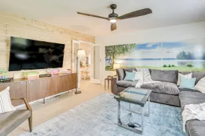 Family Home w/ Hot Tub: 1/2 Mi to Lake Milton - Interiør