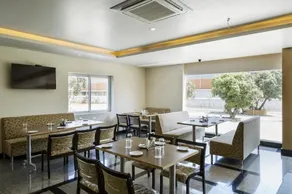 RG Hotels and Resort - Restaurant