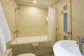 Sai Gon Phong Nha Hotel - Bathroom