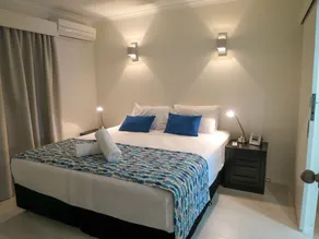 Marlin Waters Beachfront Apartments - Room