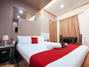 RedDoorz Plus near Robinsons Place Gensan - Chambre