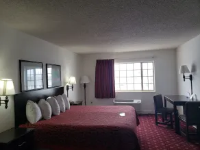 Days Inn by Wyndham Lake Village - Chambre