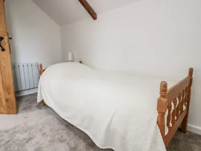 Ostlers - Camera