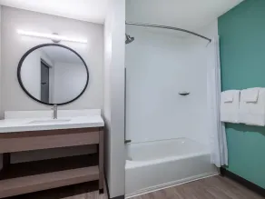 ECHO Suites Extended Stay by Wyndham Springfield Airport PLZ - Badeværelse