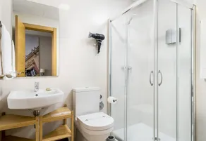 Suites del Pintor by Hoteles con Cultura - Casa de banho