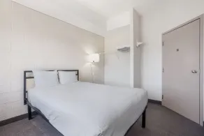 Residence & Conference Centre - Niagara-on-the-Lake - Room