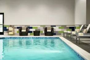Embassy Suites by Hilton Syracuse Destiny USA - Piscina